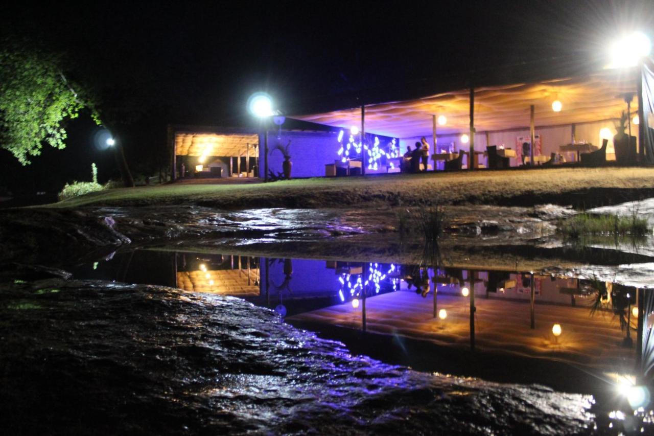 Lions Rock Rapids - Luxury Tented Camp 헤이지뷰 외부 사진